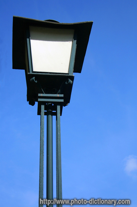 lamppost - photo/picture definition - lamppost word and phrase image