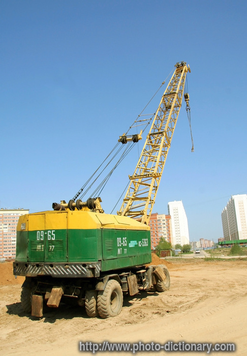 truck crane - photo/picture definition - truck crane word and phrase image