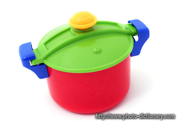 saucepan - photo/picture definition - saucepan word and phrase image