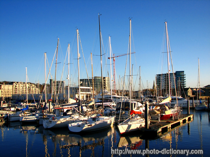 harbor - photo/picture definition - harbor word and phrase image