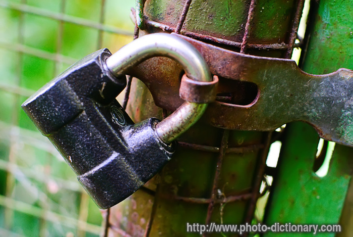 padlock - photo/picture definition - padlock word and phrase image