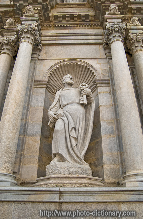Saint Peter sculpture - photo/picture definition - Saint Peter sculpture word and phrase image
