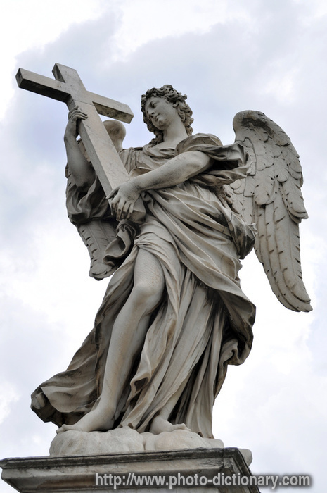 angel statue - photo/picture definition - angel statue word and phrase image
