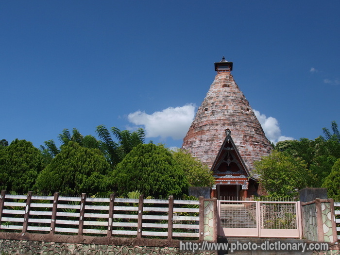 Batak tomb - photo/picture definition - Batak tomb word and phrase image
