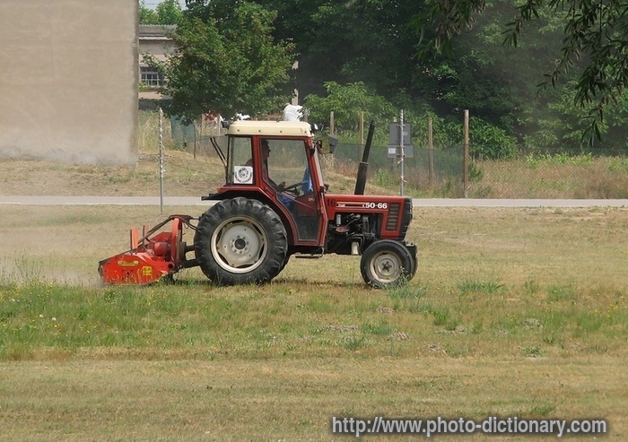 tractor - photo/picture definition - tractor word and phrase image