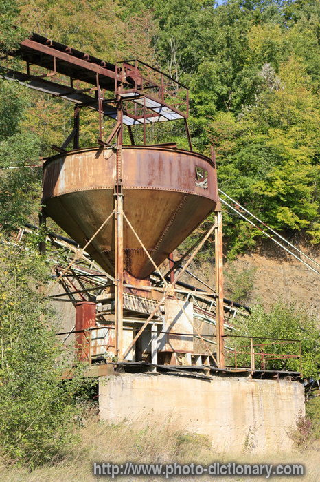 rusty silo - photo/picture definition - rusty silo word and phrase image